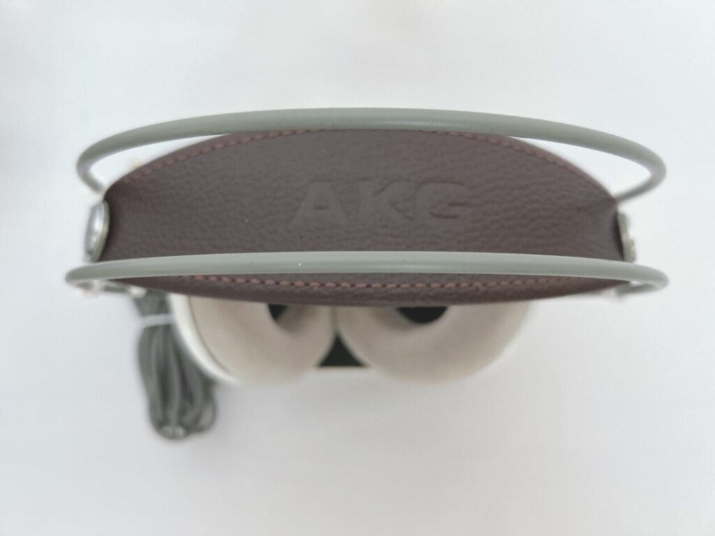 fone de ouvido akg